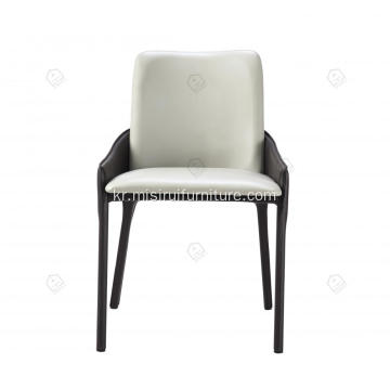 이탈리아 미니멀리스트 흰색과 검은 색 가죽 아르스트 의자